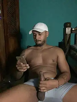 Snapshot of Pinocchiu chatting on 12/10/24, 10:47 Pinocchiu online show from 12/10/24, 10:47