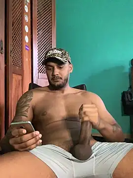 Snapshot of Pinocchiu chatting on 12/11/24, 02:44 Pinocchiu online show from 12/11/24, 02:44