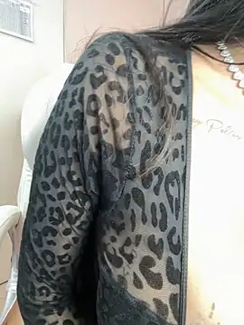 Snapshot of MadeleineSanez chatting on 11/15/25, 10:03 MadeleineSanez online show from 11/15/25, 10:03