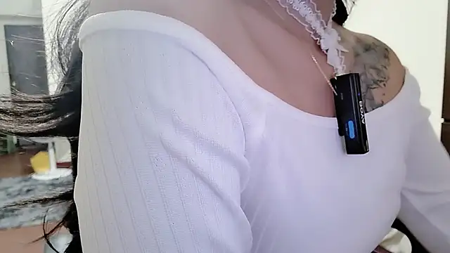 Snapshot of Fine-sand chatting on 10/19/25, 03:26 Fine-sand online show from 10/19/25, 03:26
