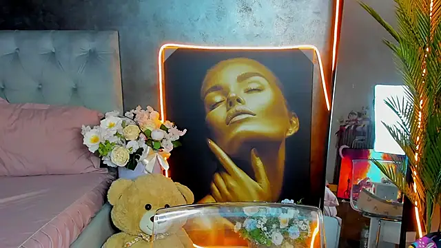 glossy blondegirl online show from 09/24/25, 04:57