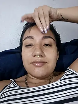 Snapshot of Hellen_Alex chatting on 04/30/26, 02:13 Hellen Alex online show from 04/30/26, 02:13