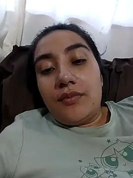 Snapshot of Hellen_Alex chatting on 10/18/25, 02:52 Hellen Alex online show from 10/18/25, 02:52