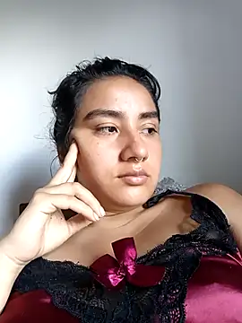 Snapshot of Hellen_Alex chatting on 02/14/25, 03:05 Hellen Alex online show from 02/14/25, 03:05