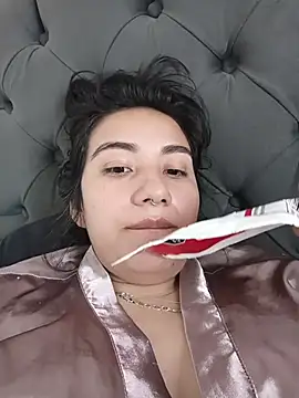 Hellen Alex online show from 01/18/26, 01:25