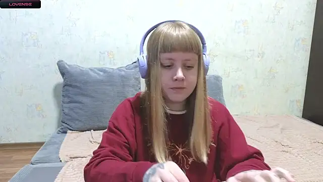 June shy0 online show from 06/03/26, 08:15