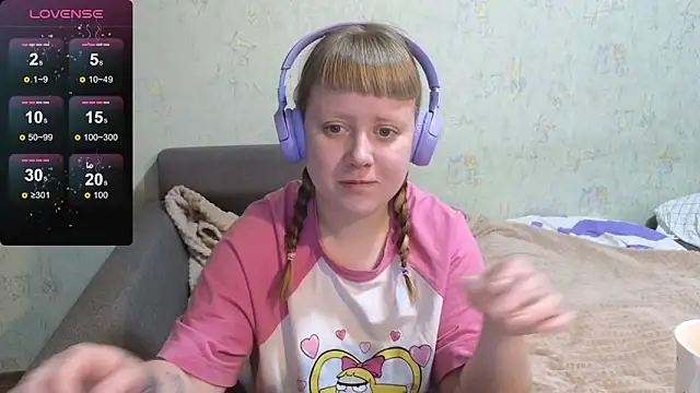 June shy0 online show from 02/05/26, 08:21