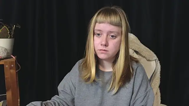 June shy0 online show from 11/20/25, 07:42