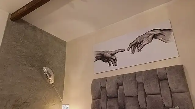 Emma gatess online show from 03/31/26, 01:24