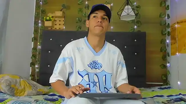 ryan carter08 online show from 10/11/25, 01:01