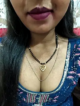 Snapshot of Sharmila-Singh chatting on 04/27/26, 07:01 Sharmila-Singh online show from 04/27/26, 07:01