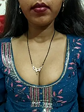 Snapshot of Sharmila-Singh chatting on 07/11/26, 08:31 Sharmila-Singh online show from 07/11/26, 08:31