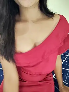 Snapshot of Meenakshi_ chatting on 11/30/25, 10:49 Meenakshi online show from 11/30/25, 10:49