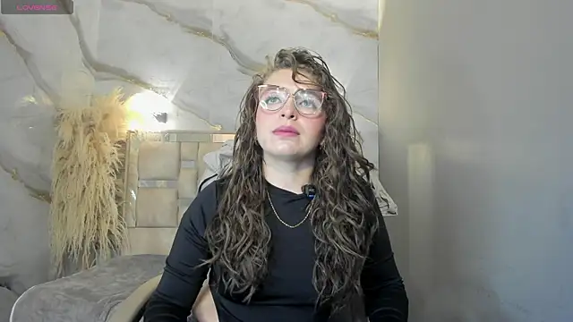 Snapshot of _isaabellaa chatting on 07/10/26, 01:00 isaabellaa online show from 07/10/26, 01:00