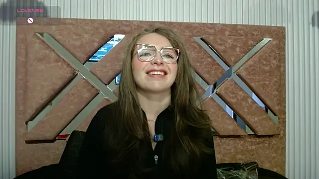 Snapshot of _isaabellaa chatting on 06/19/26, 12:22 isaabellaa online show from 06/19/26, 12:22
