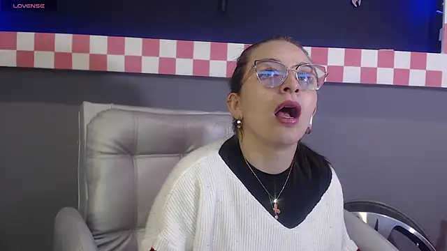  isaabellaa online show from 03/13/25, 11:30