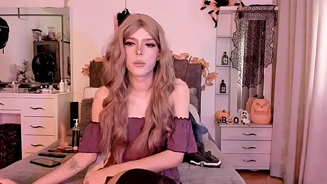 billiesimons2 online show from 10/28/25, 07:57