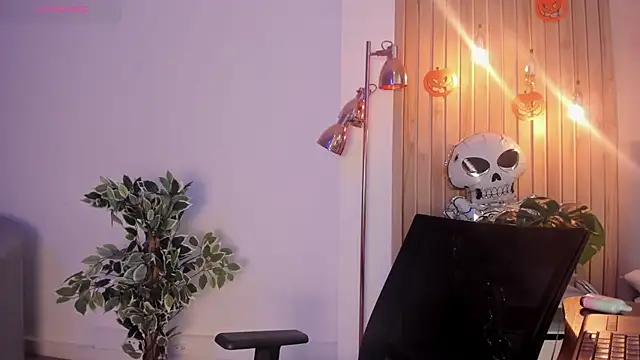 AriRobert  online show from 10/22/25, 03:50