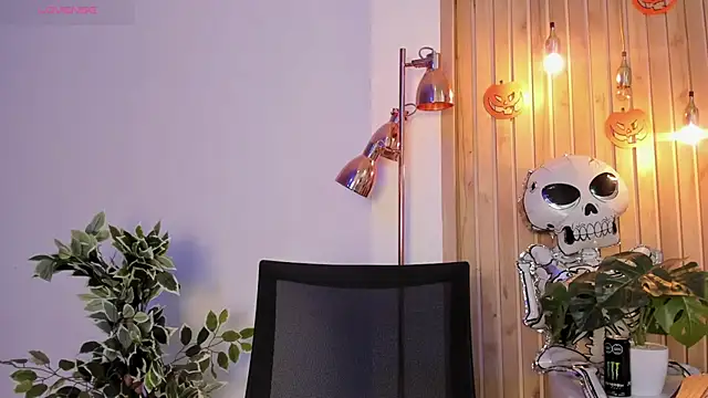 AriRobert  online show from 10/15/25, 03:05