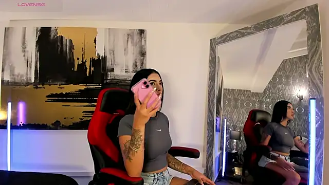 AriRobert  online show from 11/06/25, 03:54