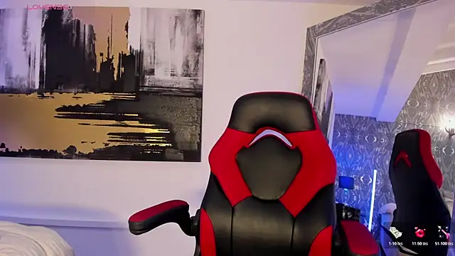 AriRobert  online show from 10/25/25, 04:11