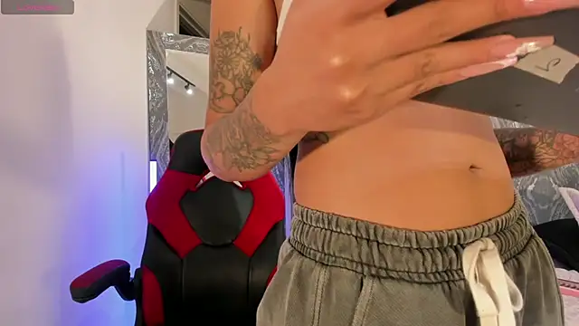 AriRobert  online show from 11/04/25, 03:32