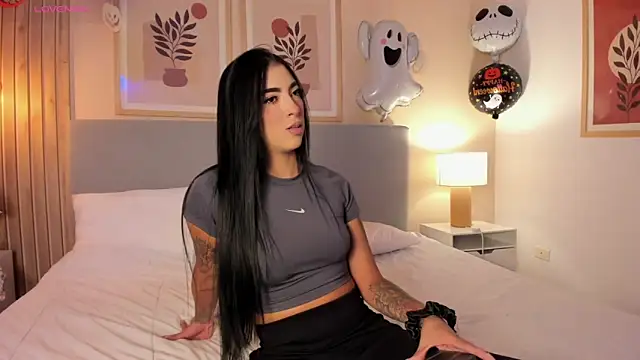 AriRobert  online show from 10/21/25, 03:39