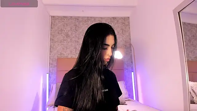 AriRobert  online show from 11/28/25, 07:03