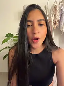 Sweetnaughtygirl  online show from 04/15/26, 12:16