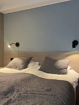 Olivia Collins1 online show from 10/27/25, 11:38