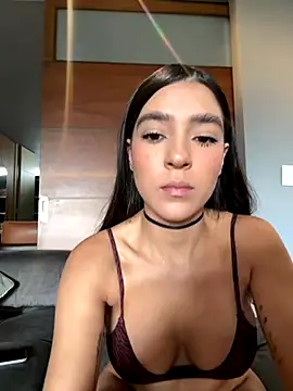 Olivia Collins1 online show from 11/30/25, 06:41