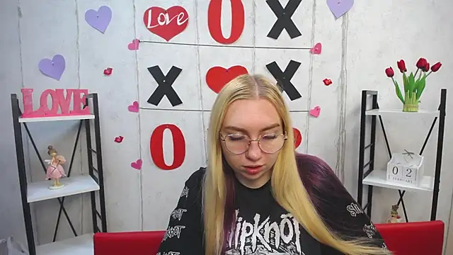Snapshot of BeatriceFly chatting on 02/02/25, 09:18 BeatriceFly online show from 02/02/25, 09:18