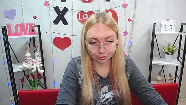 Snapshot of BeatriceFly chatting on 10/05/25, 12:07 BeatriceFly online show from 10/05/25, 12:07