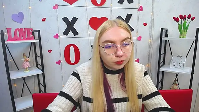 Snapshot of BeatriceFly chatting on 02/22/25, 12:40 BeatriceFly online show from 02/22/25, 12:40