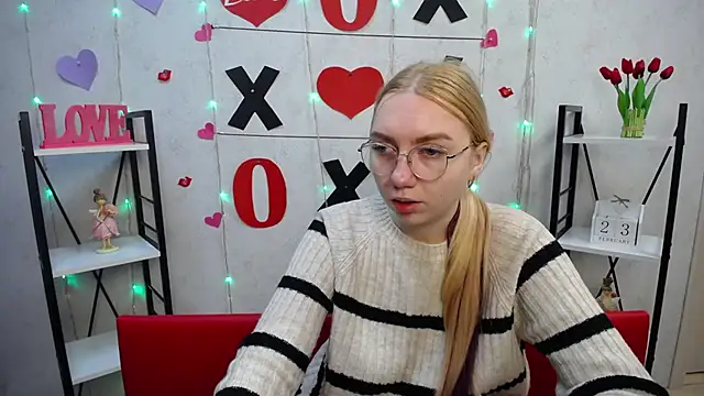 Snapshot of BeatriceFly chatting on 02/23/25, 06:07 BeatriceFly online show from 02/23/25, 06:07
