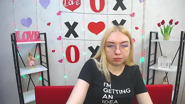 Snapshot of BeatriceFly chatting on 03/15/25, 06:47 BeatriceFly online show from 03/15/25, 06:47