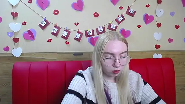 Snapshot of BeatriceFly chatting on 02/20/25, 03:19 BeatriceFly online show from 02/20/25, 03:19