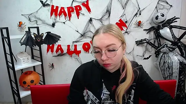 BeatriceFly online show from 10/29/25, 12:48