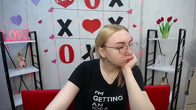 Snapshot of BeatriceFly chatting on 03/22/25, 06:11 BeatriceFly online show from 03/22/25, 06:11