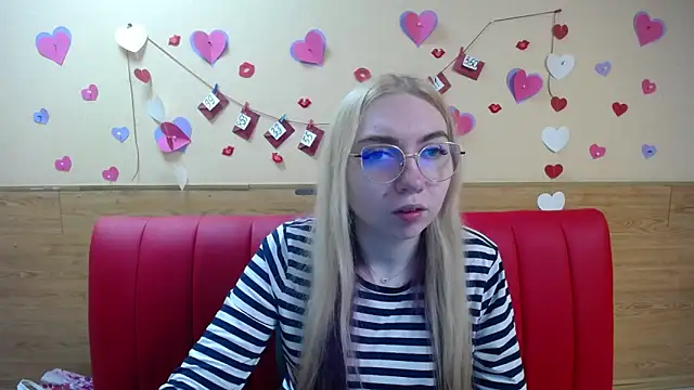 Snapshot of BeatriceFly chatting on 03/13/25, 06:05 BeatriceFly online show from 03/13/25, 06:05