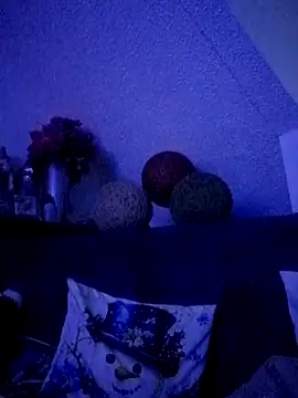 skayhot  online show from 12/21/25, 11:01