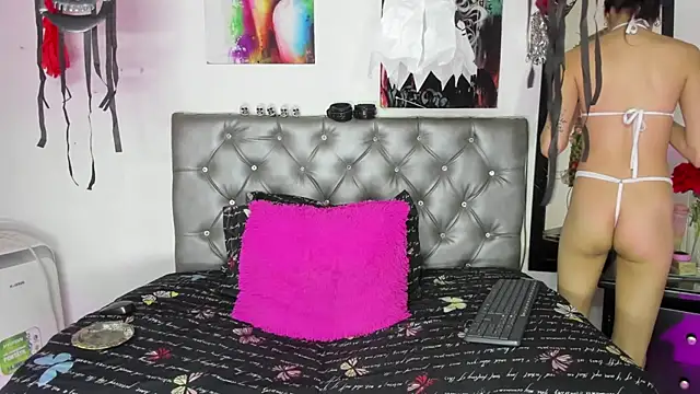 YUKIODAVIS online show from 10/31/25, 01:08