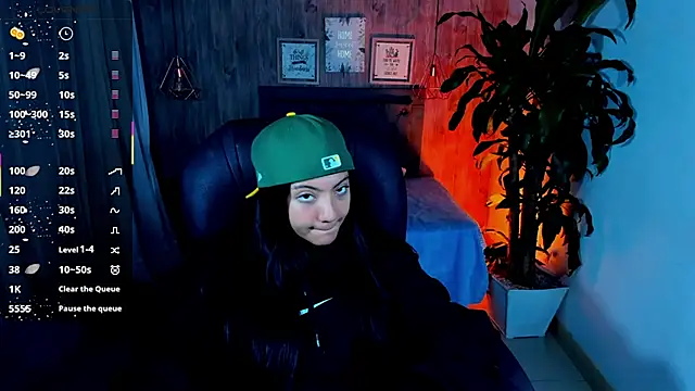 Snapshot of miichael_black chatting on 09/20/25, 10:20 miichael black online show from 09/20/25, 10:20