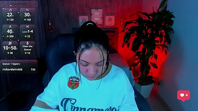 Snapshot of miichael_black chatting on 02/28/25, 03:59 miichael black online show from 02/28/25, 03:59