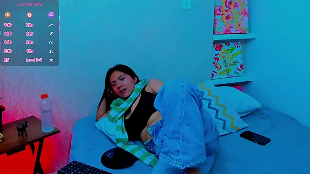 Snapshot of miichael_black chatting on 07/18/26, 07:33 miichael black online show from 07/18/26, 07:33