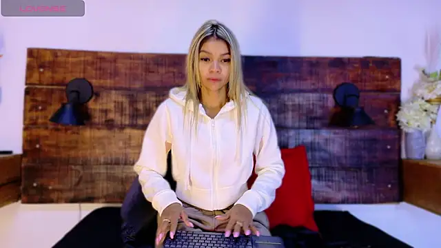 Celeste sanz online show from 04/14/26, 09:58