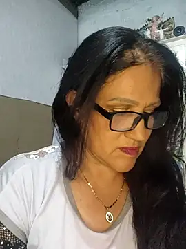 Snapshot of Edged_Hot69 chatting on 06/05/26, 03:00 Edged Hot69 online show from 06/05/26, 03:00