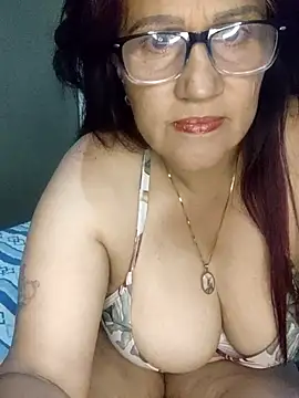 Snapshot of Edged_Hot69 chatting on 10/15/25, 02:21 Edged Hot69 online show from 10/15/25, 02:21