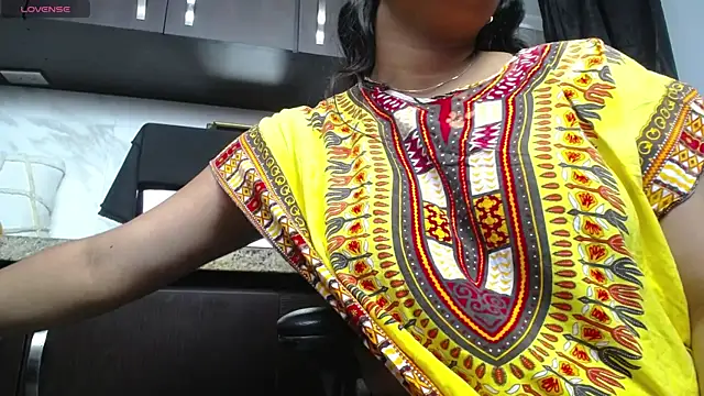 iniyalaboni online show from 10/04/25, 08:43