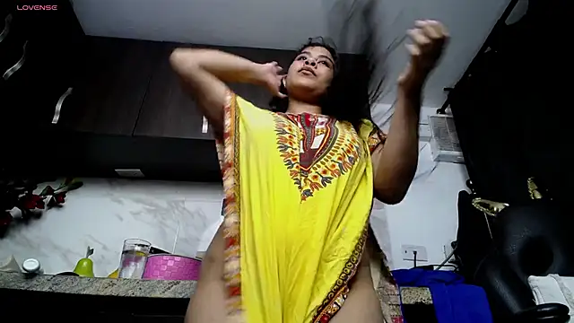 iniyalaboni online show from 10/29/25, 08:30